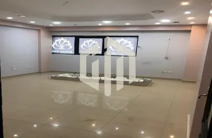 مساحات مكتبية - استوديو - 2 حمامات للبيع في شارع التسعين الجنوبي - التجمع الخامس - مدينة القاهرة الجديدة - القاهرة