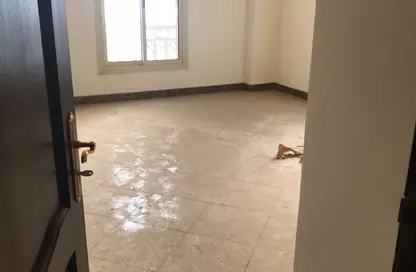 Apartment - 3 Bedrooms - 2 Bathrooms for sale in Al Gezira St. - South Investors Area - New Cairo City - Cairo