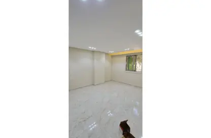 شقة - 3 غرف نوم - 3 حمامات للبيع في شارع غزه - المهندسين - الجيزة