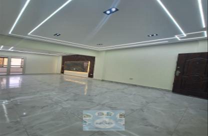 Apartment - 3 Bedrooms - 3 Bathrooms for sale in Al Tayaran St. - Al Sharekat - Nasr City - Cairo