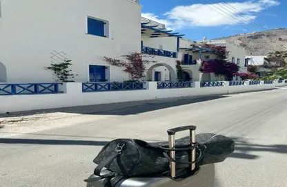 شاليه - 3 غرف نوم - 3 حمامات للبيع في ماونتن فيو راس الحكمة - راس الحكمة - الساحل الشمالي
