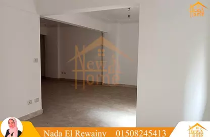 Apartment - 3 Bedrooms - 2 Bathrooms for rent in Abdel Salam Aref St. - Laurent - Hay Sharq - Alexandria