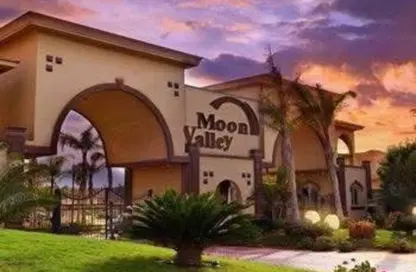 Villa - 3 Bedrooms - 4 Bathrooms for sale in Moon Valley - South Investors Area - New Cairo City - Cairo