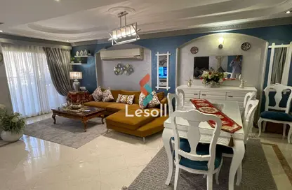 شقة - 3 غرف نوم - 2 حمامات للايجار في شارع مدرسه زهراء مدينه نصر - الحي العاشر - مدينة نصر - القاهرة