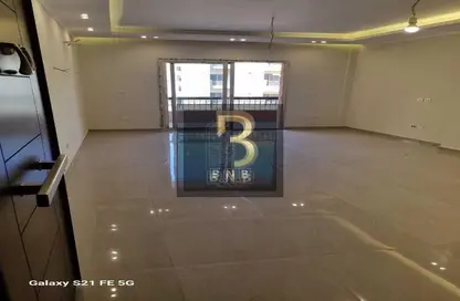 شقة - 3 غرف نوم - 3 حمامات للايجار في بارادايس - امتداد المستثمرين الشمالية - مدينة القاهرة الجديدة - القاهرة