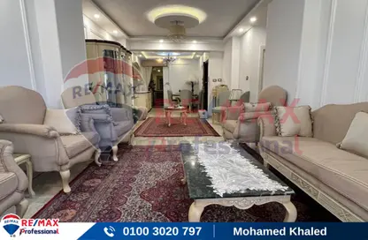 Apartment - 3 Bedrooms - 2 Bathrooms for sale in Mohamed Atef Al Saeed St. - Sidi Beshr - Hay Awal El Montazah - Alexandria