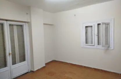 شقة - 3 غرف نوم - 2 حمامات للايجار في شارع عمر حفني - المنطقة الثامنة - مدينة نصر - القاهرة