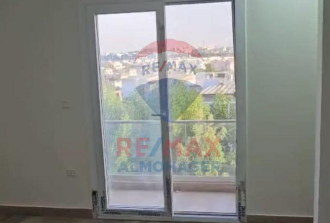 8318611 - Property Image 3