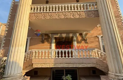 Villa - 7+ Bedrooms - 7+ Bathrooms for sale in 13th District - Sheikh Zayed City - Giza