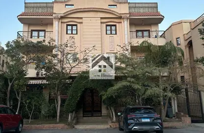 Apartment - 5 Bedrooms - 4 Bathrooms for sale in Al Narges - New Cairo City - Cairo