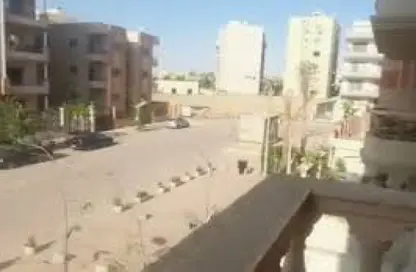 Apartment - 3 Bedrooms - 2 Bathrooms for sale in Mostashareen - North Investors Area - New Cairo City - Cairo