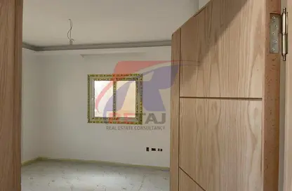 Apartment - 3 Bedrooms - 2 Bathrooms for rent in Abou El Houl - New Cairo City - Cairo