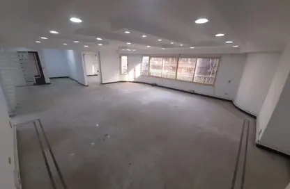 Co-Working Space - Studio - 5 Bathrooms for rent in Mosadak St. - Dokki - Giza