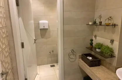 شقة - 3 غرف نوم - 3 حمامات للبيع في شارع سليمان اباظه - المهندسين - الجيزة