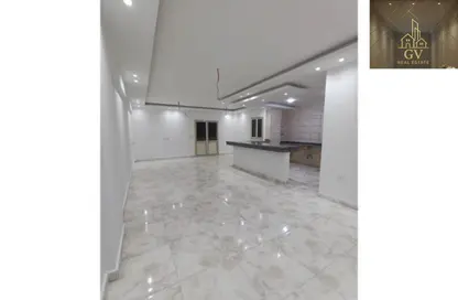 شقة - 3 غرف نوم - 2 حمامات للايجار في المنطقة التاسعة - مدينة الشروق - القاهرة