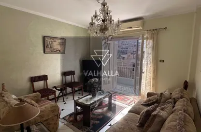 شقة - 2 غرف نوم - 2 حمامات للايجار في شارع احمد حشمت - الزمالك - القاهرة