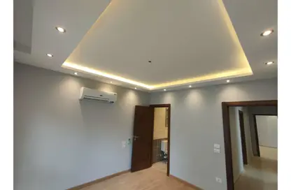 Apartment - 2 Bedrooms - 2 Bathrooms for sale in Mountain View iCity - 5th Settlement Compounds - The 5th Settlement - New Cairo City - Cairo