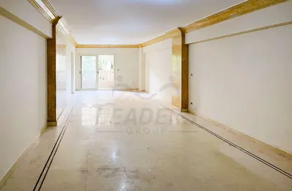 شقة - 3 غرف نوم - 3 حمامات للايجار في شارع ابو قير - جليم - حي شرق - الاسكندرية
