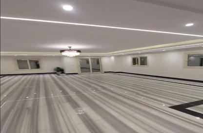 شقة - 3 غرف نوم - 3 حمامات للبيع في شارع أحمد عرابي - المهندسين - الجيزة