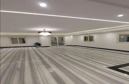 شقة - 3 غرف نوم - 3 حمامات للبيع في شارع أحمد عرابي - المهندسين - الجيزة