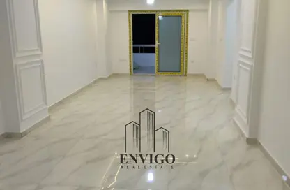 شقة - 3 غرف نوم - 2 حمامات للبيع في شارع محمد كامل الحاروني - المنطقة السادسة - مدينة نصر - القاهرة