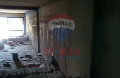 Apartment - 3 Bedrooms - 2 Bathrooms for sale in Hay El Maadi - Cairo