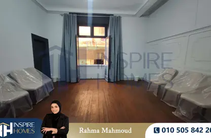 عيادة - استوديو - 2 حمامات للايجار في شارع فؤاد - محطة الرمل - حي وسط - الاسكندرية
