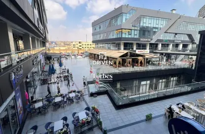 Shop - Studio - 2 Bathrooms for rent in The Gate Plaza Mall - 10th District - Sheikh Zayed City - Giza