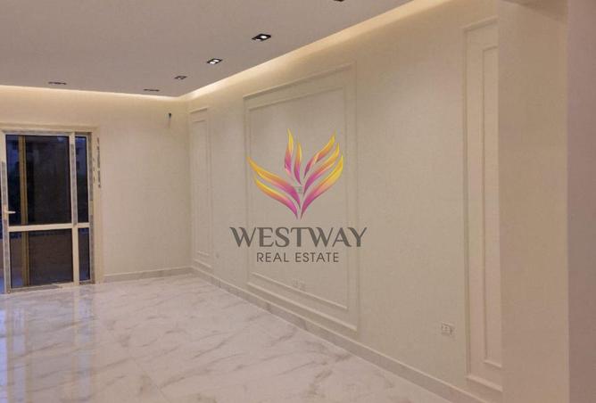 8048279 - Property Image 2