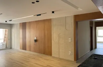 Apartment - 3 Bedrooms - 3 Bathrooms for sale in Mountain View iCity - 5th Settlement Compounds - The 5th Settlement - New Cairo City - Cairo
