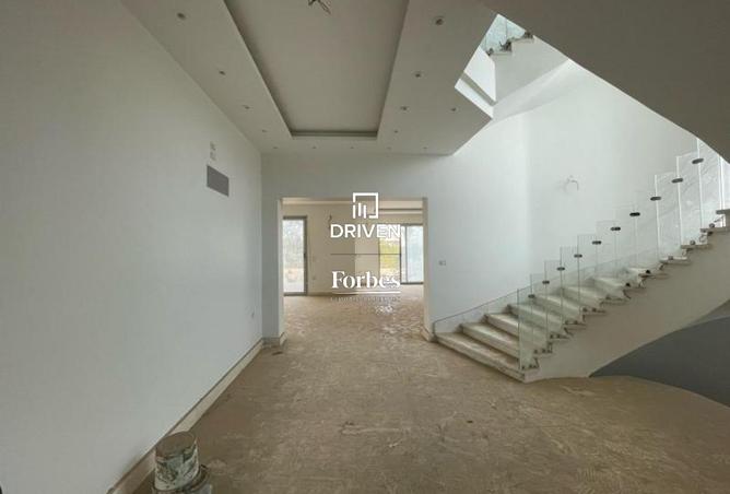 8186618 - Property Image 2