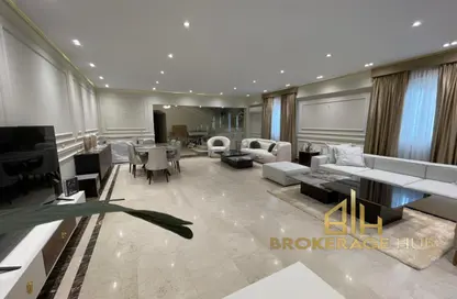 شقة - 4 غرف نوم - 4 حمامات للايجار في غرب الجولف - كمبوندات القطامية - القطامية - مدينة القاهرة الجديدة - القاهرة