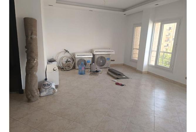 8176853 - Property Image 2