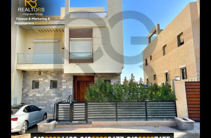 Villa - 5 Bedrooms - 4 Bathrooms for sale in Al Khamayel city - Sheikh Zayed Compounds - Sheikh Zayed City - Giza