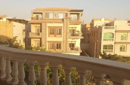 Apartment - 3 Bedrooms - 2 Bathrooms for sale in Area G - Ganoob El Acadimia - New Cairo City - Cairo