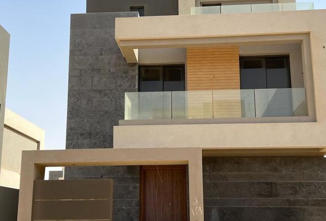 8319454 - Property Image 2