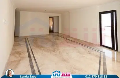 شقة - 4 غرف نوم - 3 حمامات للبيع في سموحة - حي شرق - الاسكندرية