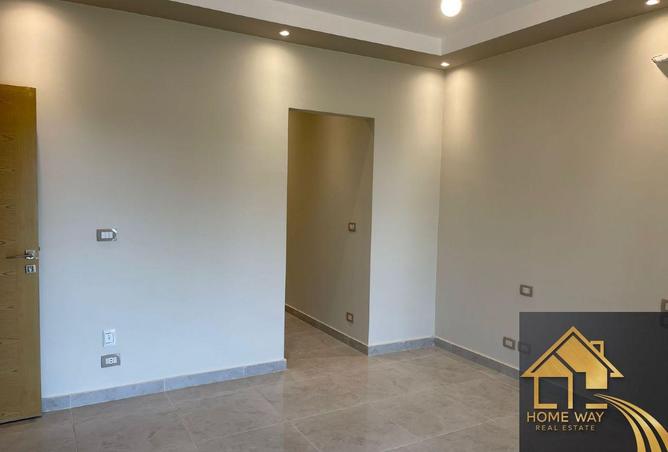 8189351 - Property Image 2