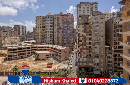 Apartment - 3 Bedrooms - 2 Bathrooms for sale in Mahmoud Al Essawy St. - Miami - Hay Awal El Montazah - Alexandria