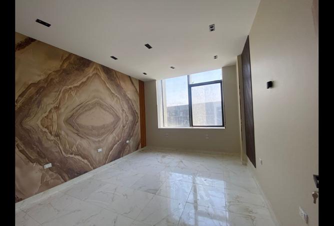 8023898 - Property Image 2