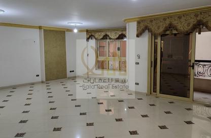 Apartment - 3 Bedrooms - 3 Bathrooms for sale in Gameat Al Dewal Al Arabeya St. - Mohandessin - Giza