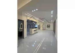 شقة - 3 غرف نوم - 2 حمامات للبيع في المجاورة الثالثة - المنطقة الثامنة - مدينة الشروق - القاهرة