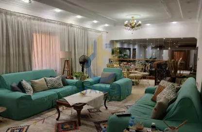 Apartment - 3 Bedrooms - 3 Bathrooms for sale in Al Nasr St. - El Laselky - New Maadi - Hay El Maadi - Cairo