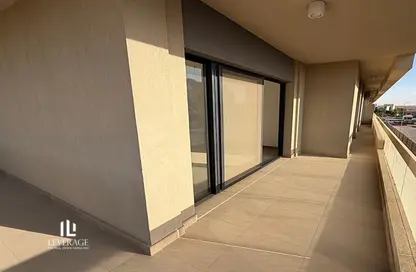 شقة - 3 غرف نوم - 3 حمامات للبيع في كمبوند البروج - كمبوندات الشروق - مدينة الشروق - القاهرة