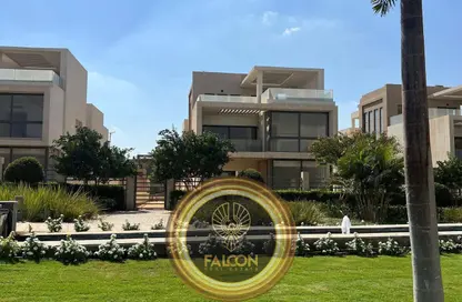 فيلا - 4 غرف نوم - 4 حمامات للبيع في ساحة الفيلا - فيفث سكوير - التجمع الخامس - مدينة القاهرة الجديدة - القاهرة