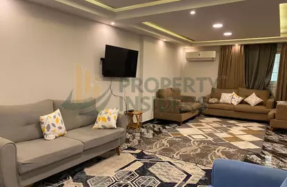 Apartment - 4 Bedrooms - 2 Bathrooms for rent in Abdel Moneim Riad St. - Mohandessin - Giza