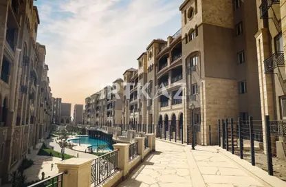 Apartment - 3 Bedrooms - 3 Bathrooms for sale in Rock Vera - 5th Settlement Compounds - The 5th Settlement - New Cairo City - Cairo