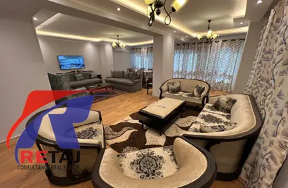 Apartment - 3 Bedrooms - 2 Bathrooms for rent in Emroa Al Qays St. - Al Hadiqah Al Dawliyah - 7th District - Nasr City - Cairo