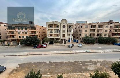 شقة - 3 غرف نوم - 2 حمامات للبيع في المجاورة الاولي - المنطقة الثالثة - مدينة الشروق - القاهرة