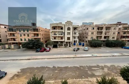 شقة - 3 غرف نوم - 2 حمامات للبيع في المجاورة الاولي - المنطقة الثالثة - مدينة الشروق - القاهرة